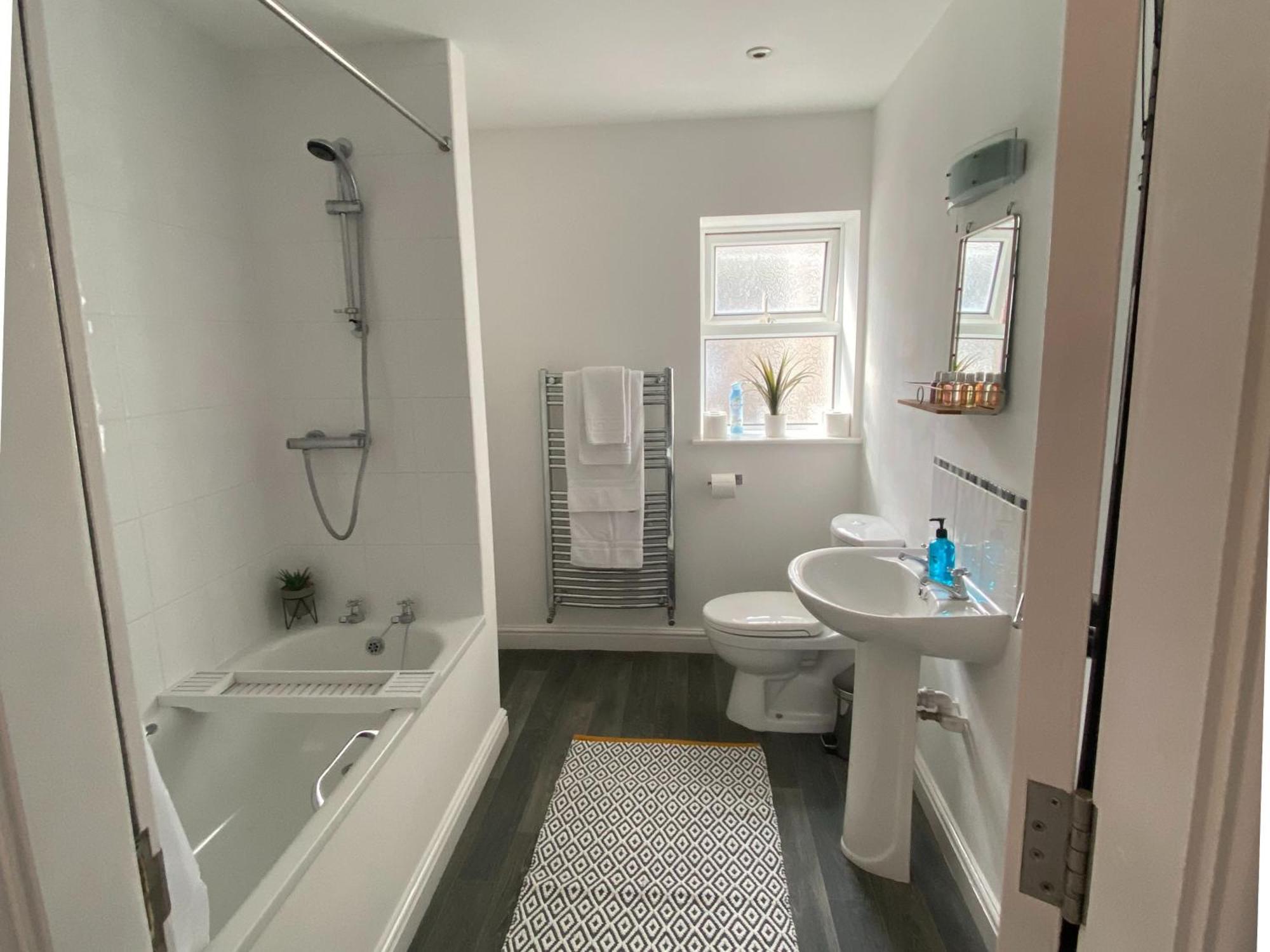 Eden Escapes Serviced Apartments Morecambe Exterior photo